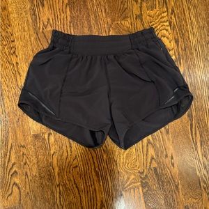 lululemon size 6 hotty hot shorts
